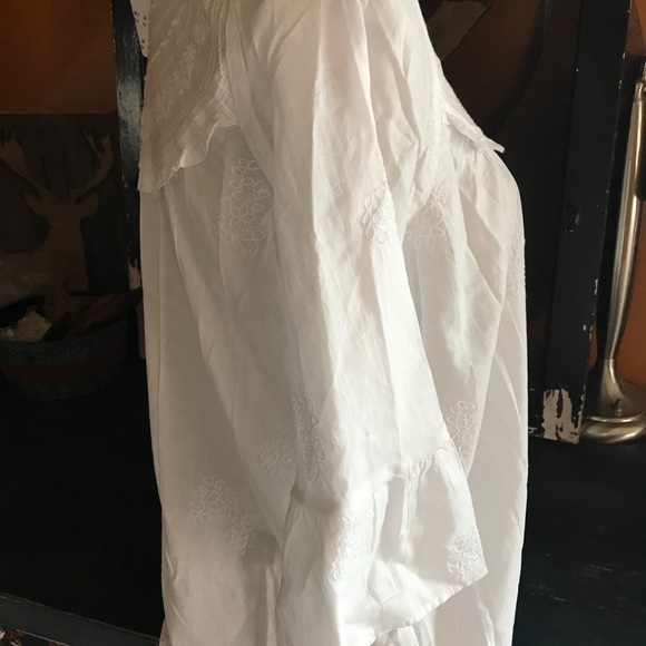 NWT Abercrombie & Fitch White Blouse XS - Picture 3 of 5